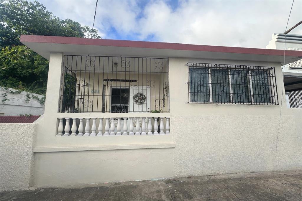 49, Vicente Pales, Guayama - 1