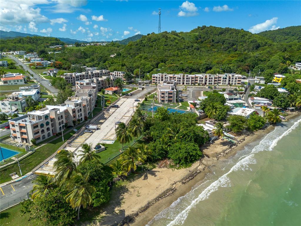 B-208, Cala De Hucares, Carr 3 Km 66.7, Naguabo - 32