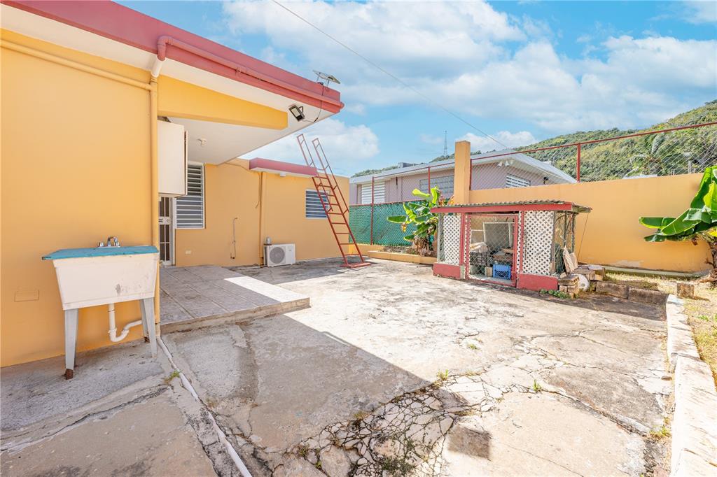 Sr 102 Km 34.0, Salamanca Dev Valencia St, San German - 18