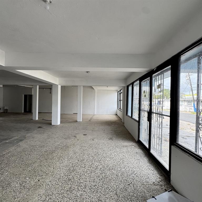 A-3, Calle 3, Urb. Flamboyan, Manati - 4