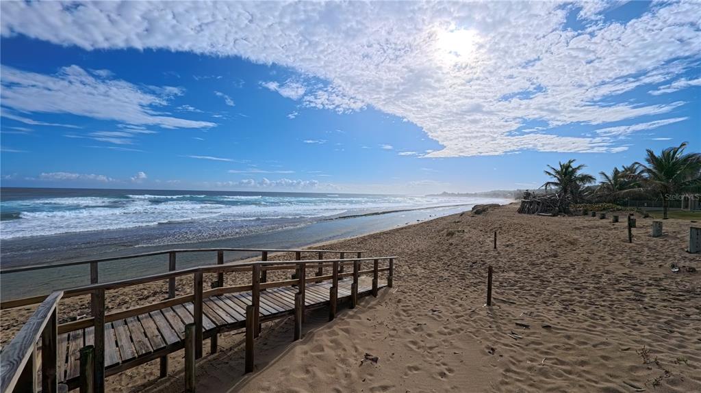 F104, 400, Cond. Haudimar Beach Apartments, Edif. F, Isabela - 28