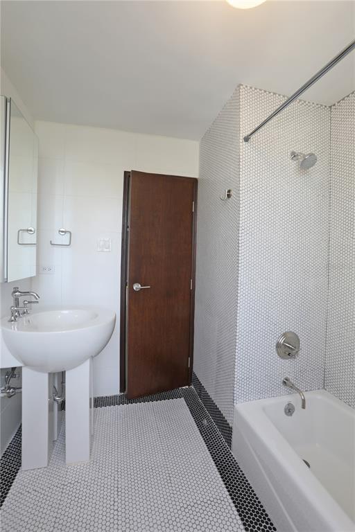 5, 1, Cervantes Street, San Juan - 25