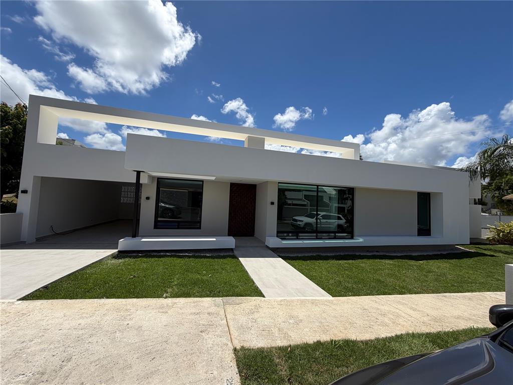 1704, Crisantemo, San Juan - 1