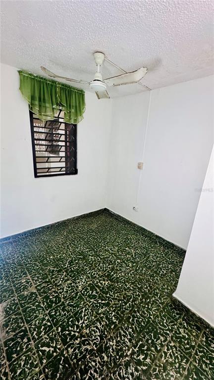 JF-34, Calle 232, Country Club, Carolina - 27