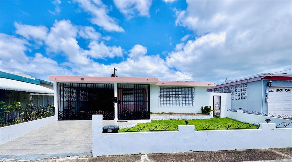 JF-33, Calle 232, Country Club, Carolina - 1