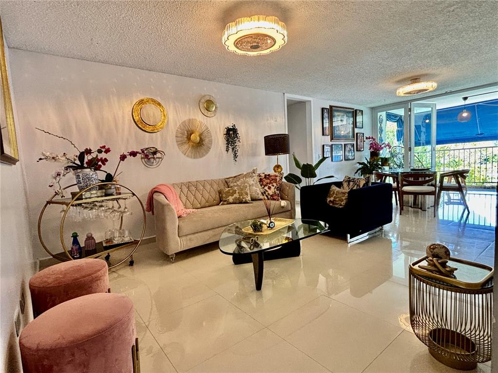 8, 1248, Av. Luis Vigoreaux, Guaynabo - 4