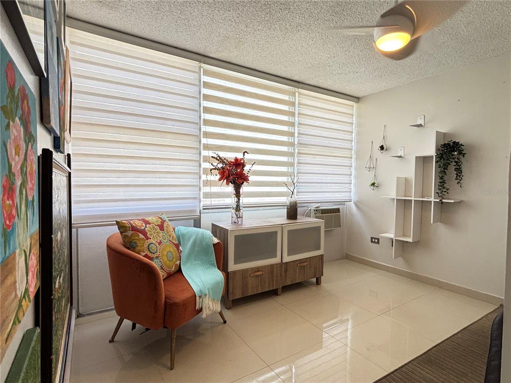 8, 1248, Av. Luis Vigoreaux, Guaynabo - 6