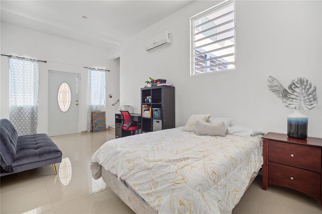 1, Calle Isamar, Isabela - 41