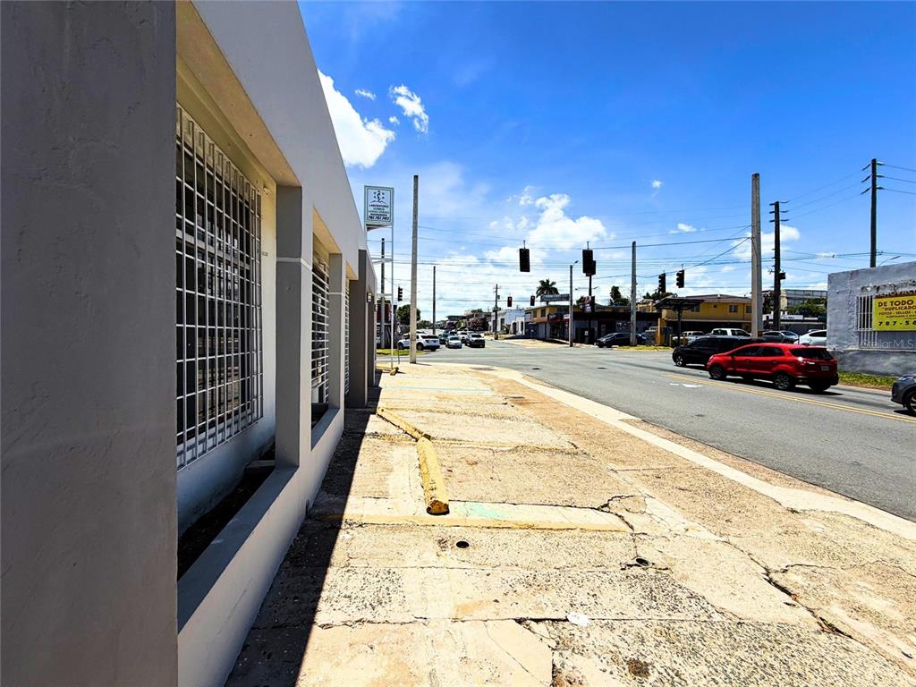 Z40, Laurel, Bayamon - 4