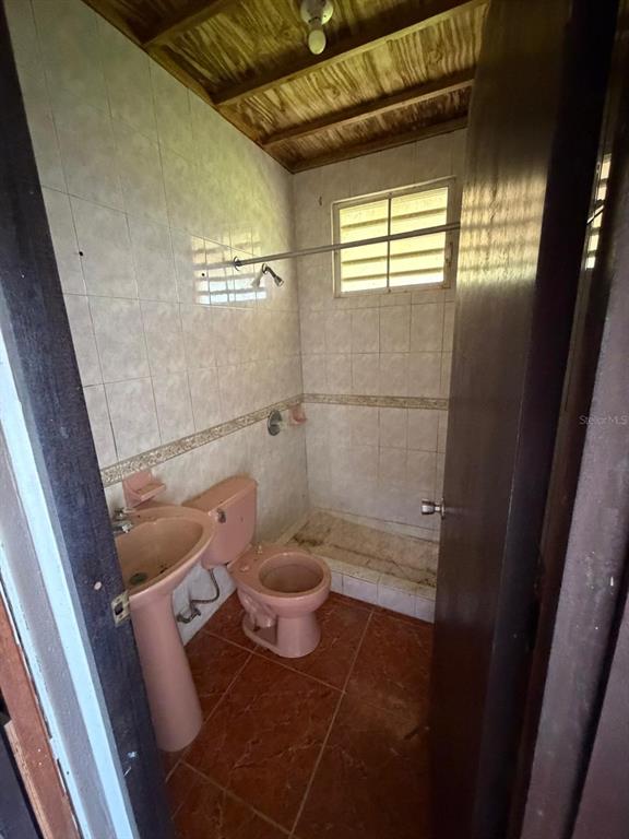 Po7760, Emajaguas Comm, Maunabo - 16