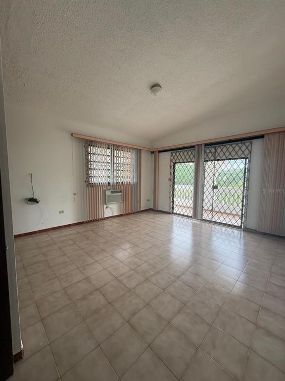 Urb El Madrigal, Marginal Norte, Ponce - 5