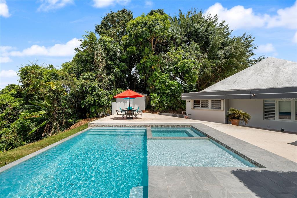 19, Calle "e", Guaynabo - 14
