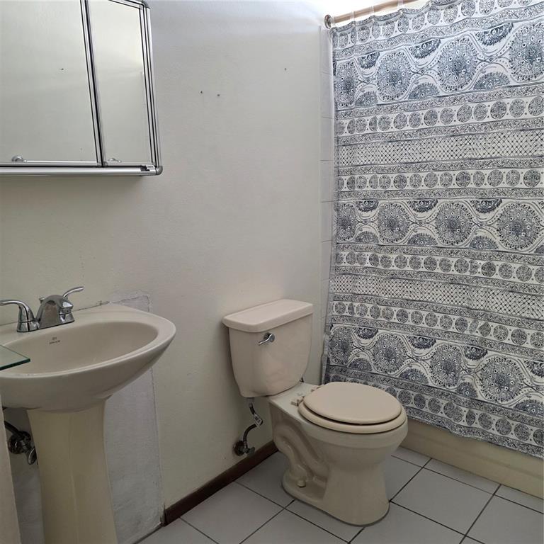 512, Calle Bromelia, Carolina - 18