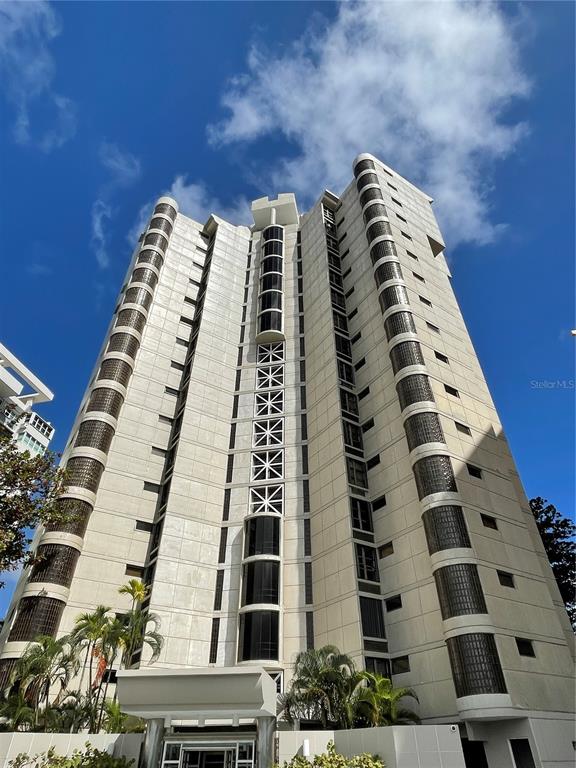 1002, Plaza Atlantico, Ave Isla Verde, Carolina - 1