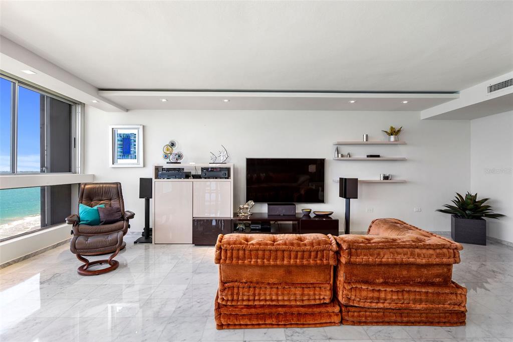 1002, Plaza Atlantico, Ave Isla Verde, Carolina - 5