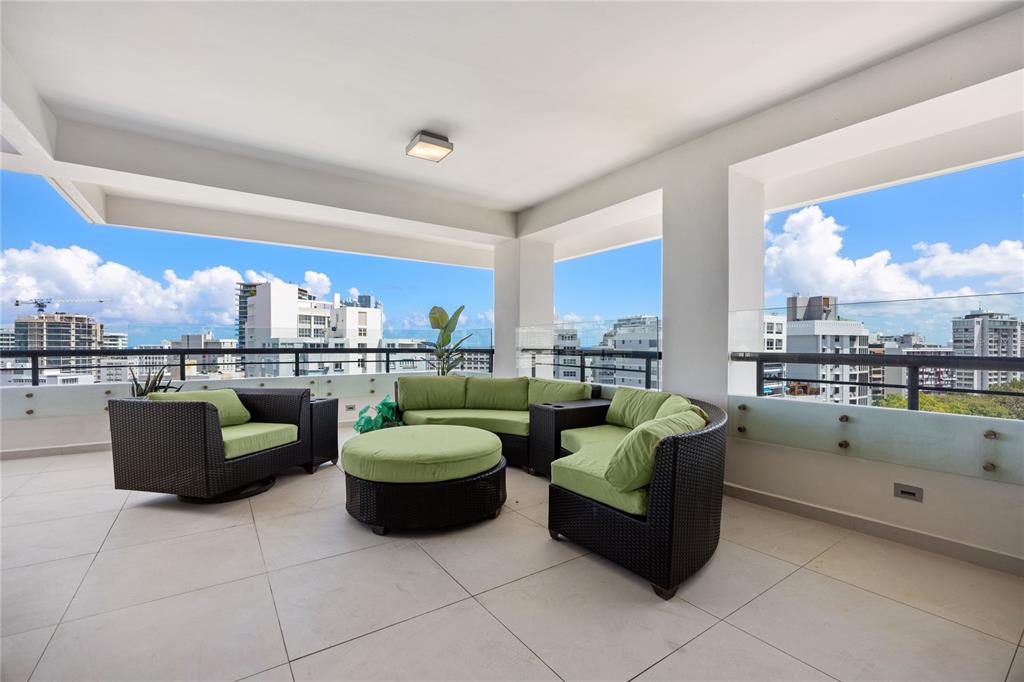 PH, 1212, Luchetti St, San Juan - 19