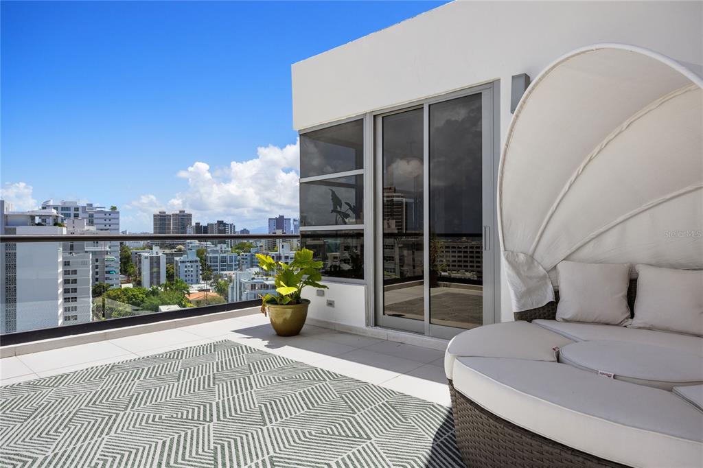 PH, 1212, Luchetti St, San Juan - 44