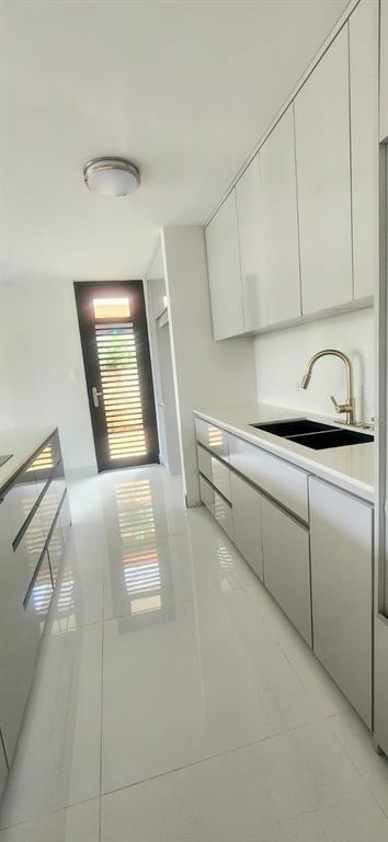 Urb Parkville, Ave. Lopategui, Guaynabo - 5