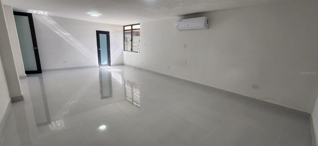 Urb Parkville, Ave. Lopategui, Guaynabo - 6
