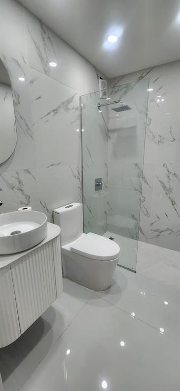 Urb Parkville, Ave. Lopategui, Guaynabo - 7