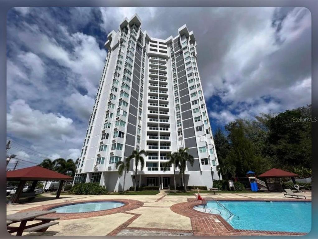 17-C, 155 Carazo St., Condo. Regency Park, Guaynabo - 1