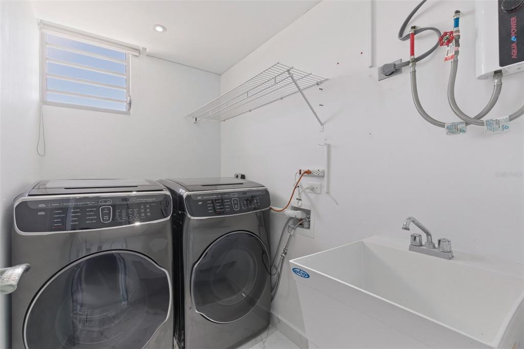 Montecielo, Lyra St., Guaynabo - 26