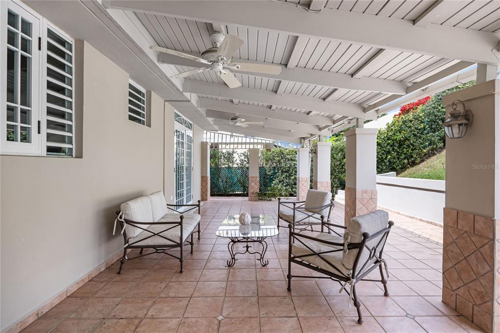 Calle 6 H17, Tintillo Gardens, Guaynabo - 11