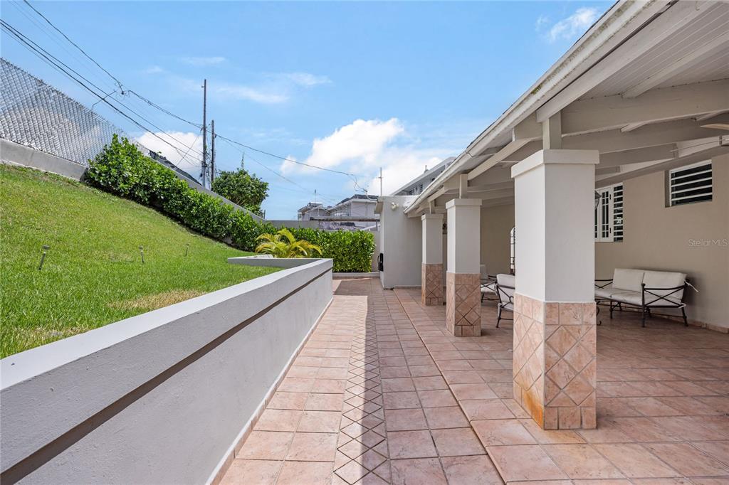 Calle 6 H17, Tintillo Gardens, Guaynabo - 13