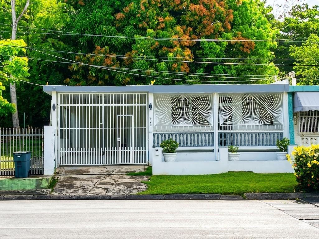 Veve Calzada, Fajardo — foto 1