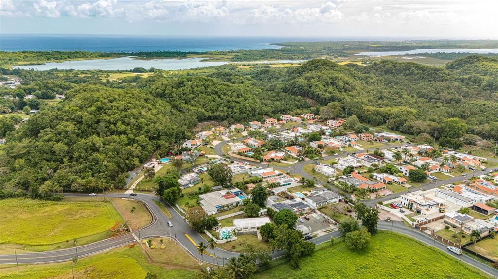 Carr. 686 Km 1.5, Bo. Tierras Nuevas Salientes, Manati - 33