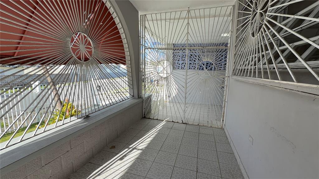 926, Calle Becasina E-32, Urb Country Club, San Juan - 15