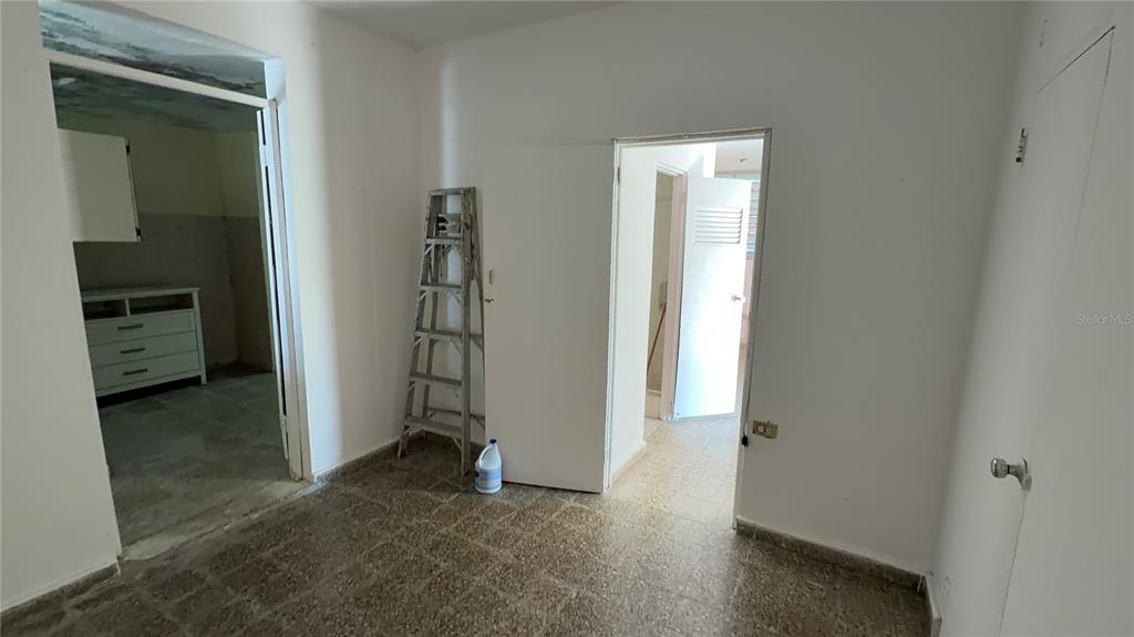 926, Calle Becasina E-32, Urb Country Club, San Juan - 21