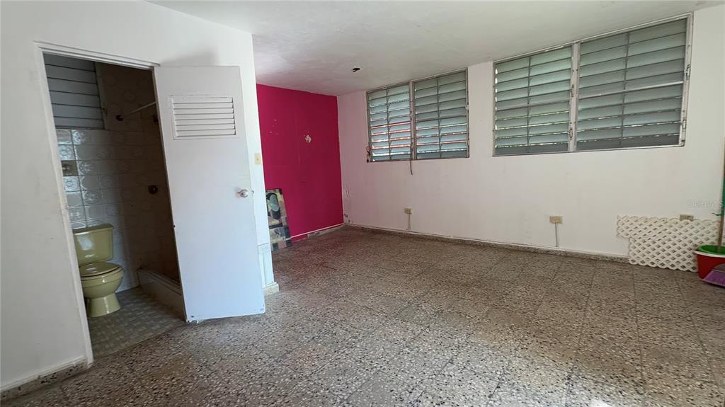 926, Calle Becasina E-32, Urb Country Club, San Juan - 24