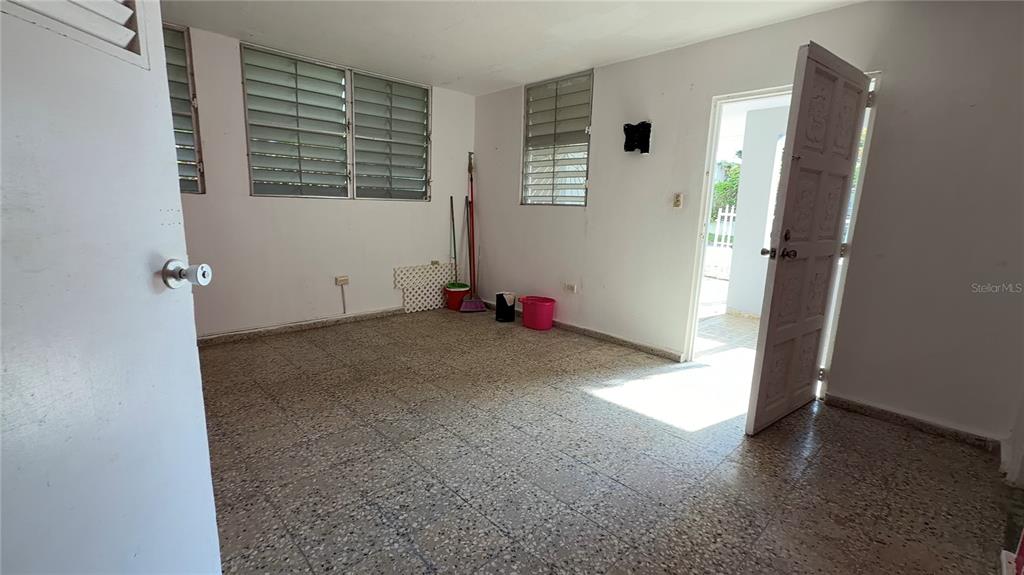 926, Calle Becasina E-32, Urb Country Club, San Juan - 25