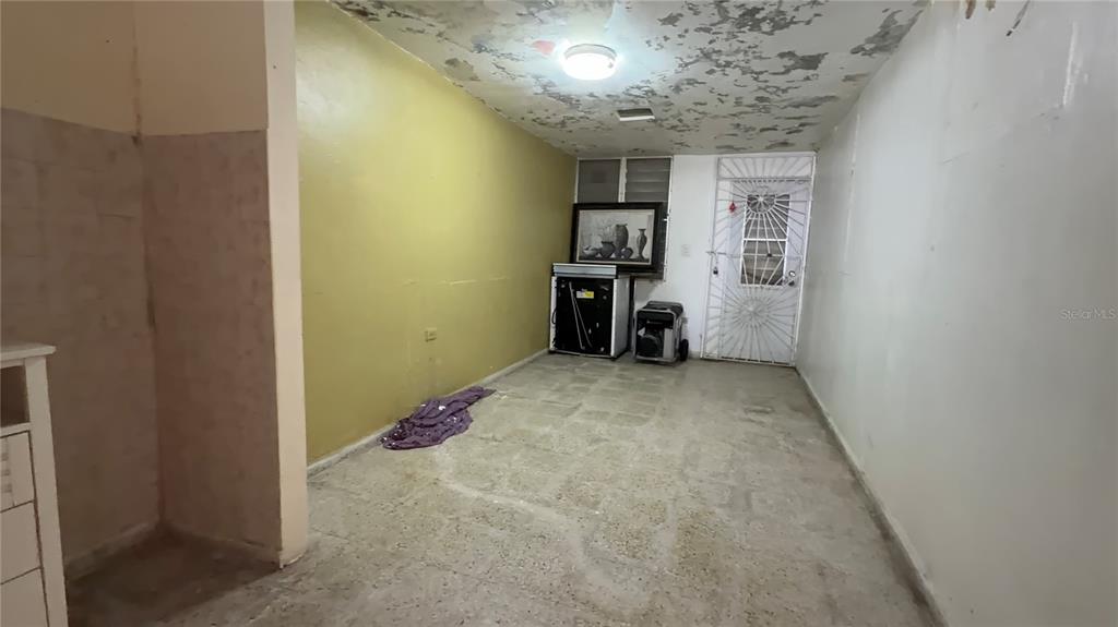 926, Calle Becasina E-32, Urb Country Club, San Juan - 27