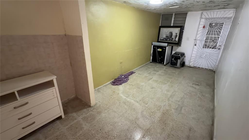 926, Calle Becasina E-32, Urb Country Club, San Juan - 28
