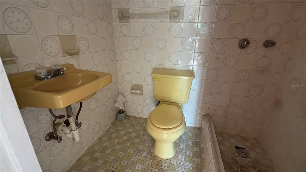 926, Calle Becasina E-32, Urb Country Club, San Juan - 33