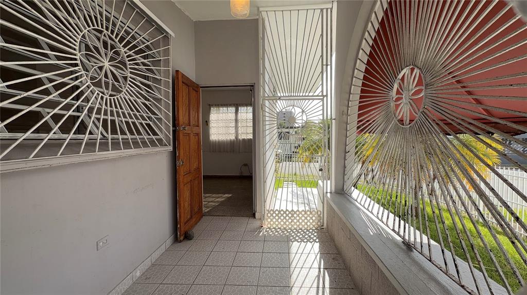 926, Calle Becasina E-32, Urb Country Club, San Juan - 5