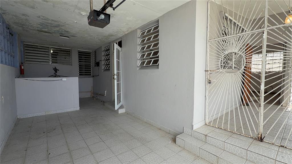 926, Calle Becasina E-32, Urb Country Club, San Juan - 8