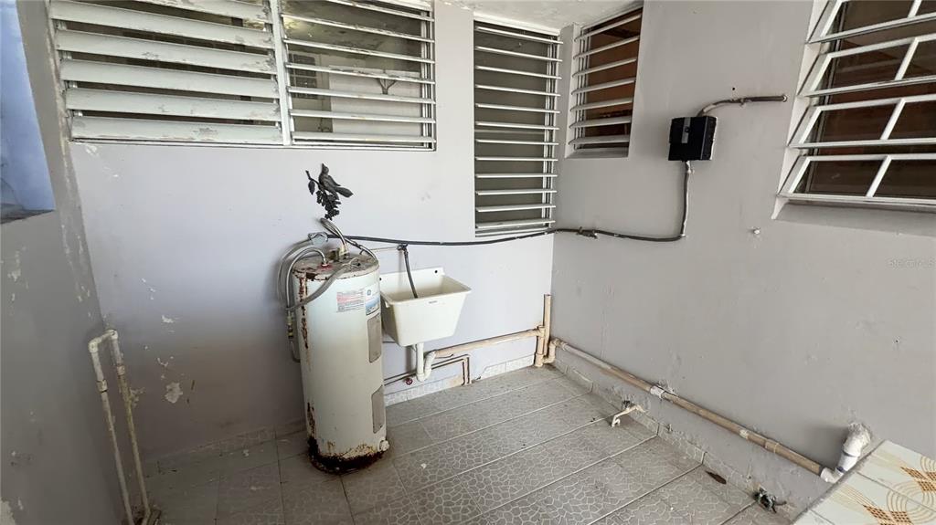926, Calle Becasina E-32, Urb Country Club, San Juan - 9