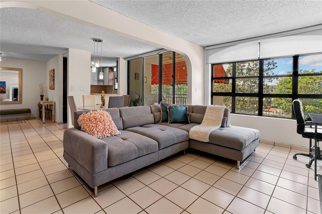 107a, 24a, Lopategui, Guaynabo - 2