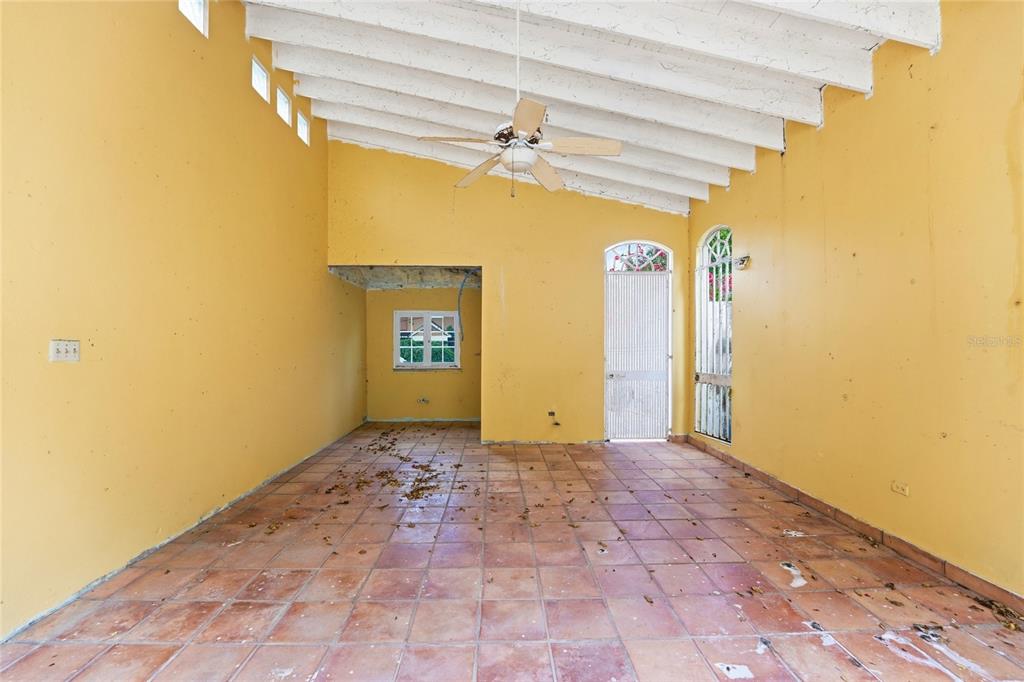 2, Calle J, Guaynabo - 6