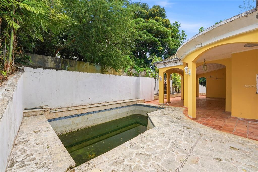 2, Calle J, Guaynabo - 8