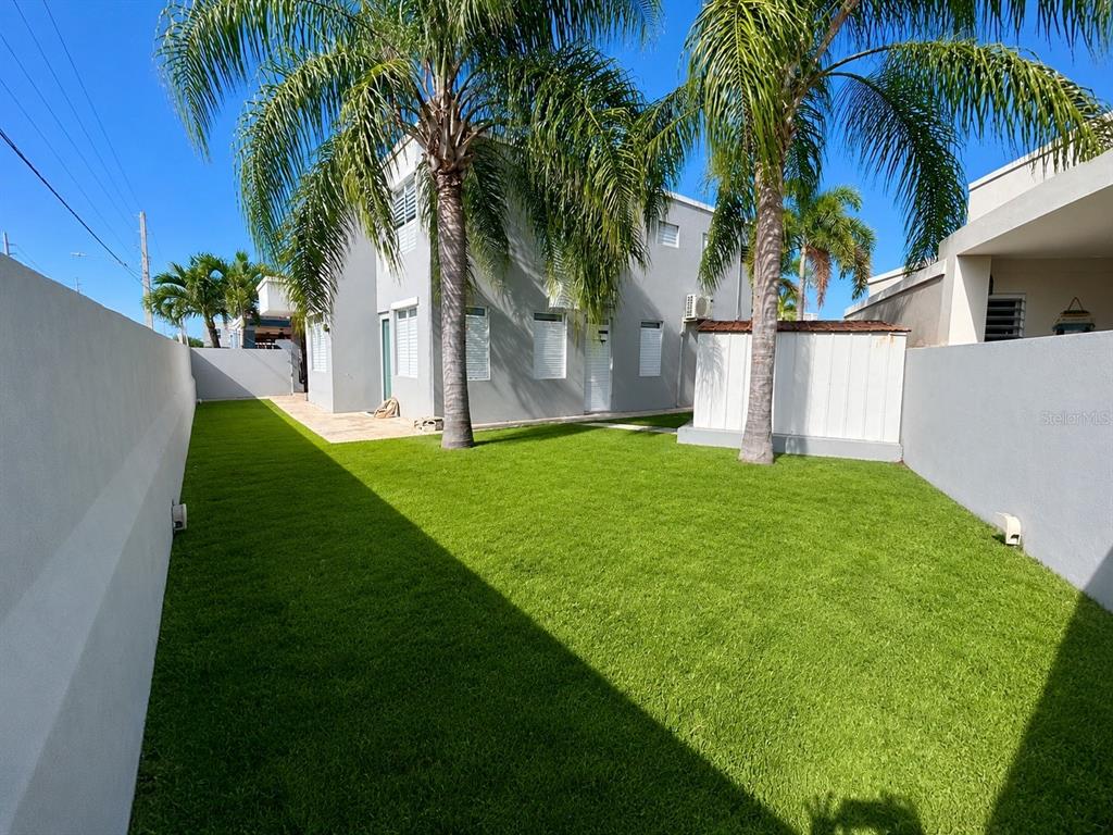 L-143 Urb Palacios Del Pr, Calle Pacifico, Juana Diaz - 13