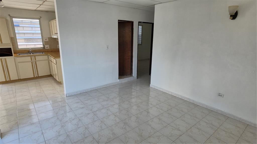 2, Calle 6, G-27, Urb Francisco Oller, Bayamon - 4