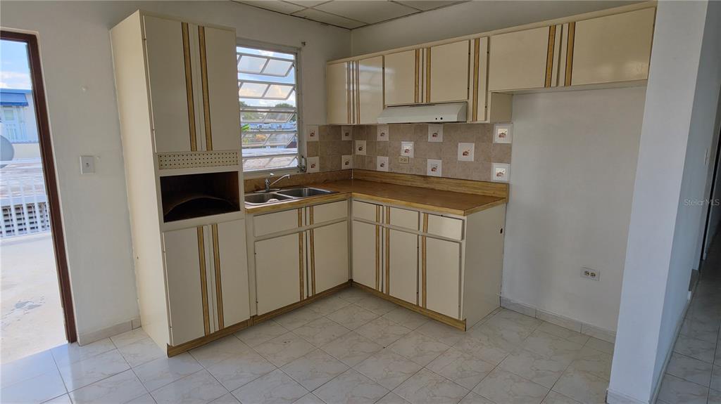 2, Calle 6, G-27, Urb Francisco Oller, Bayamon - 5