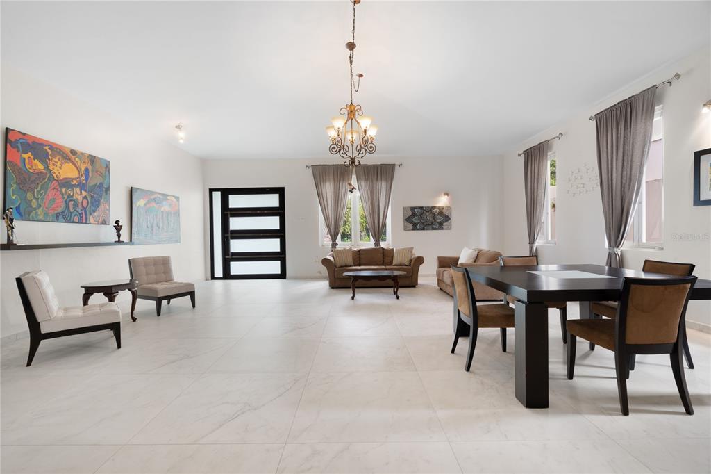 840, Malaga, Guaynabo - 2