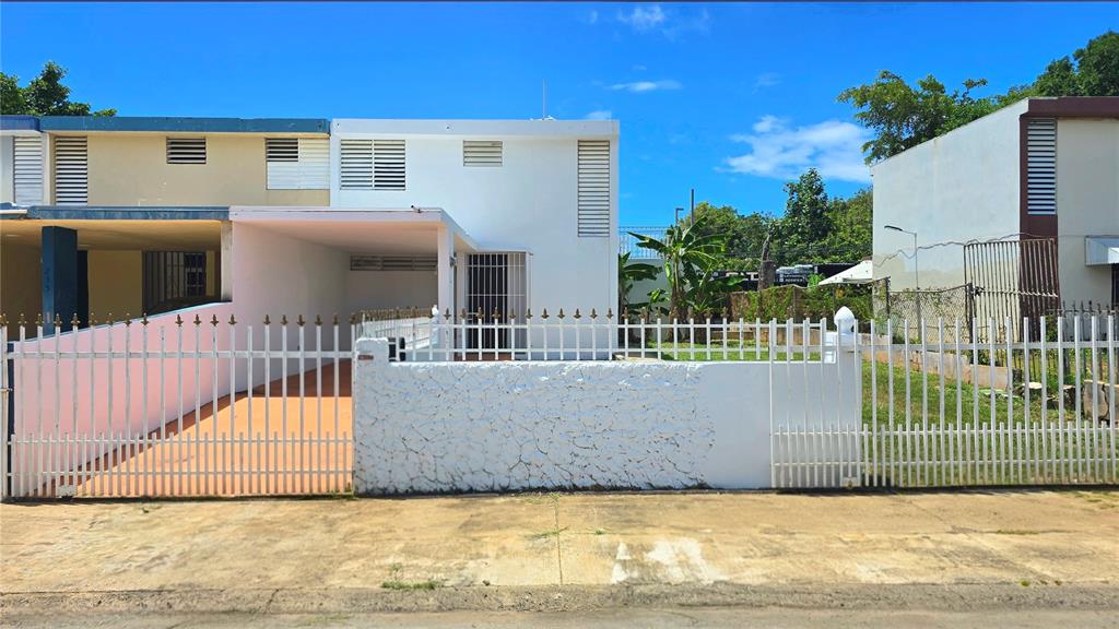236s, 15, Villa Evangelina, Manati - 1
