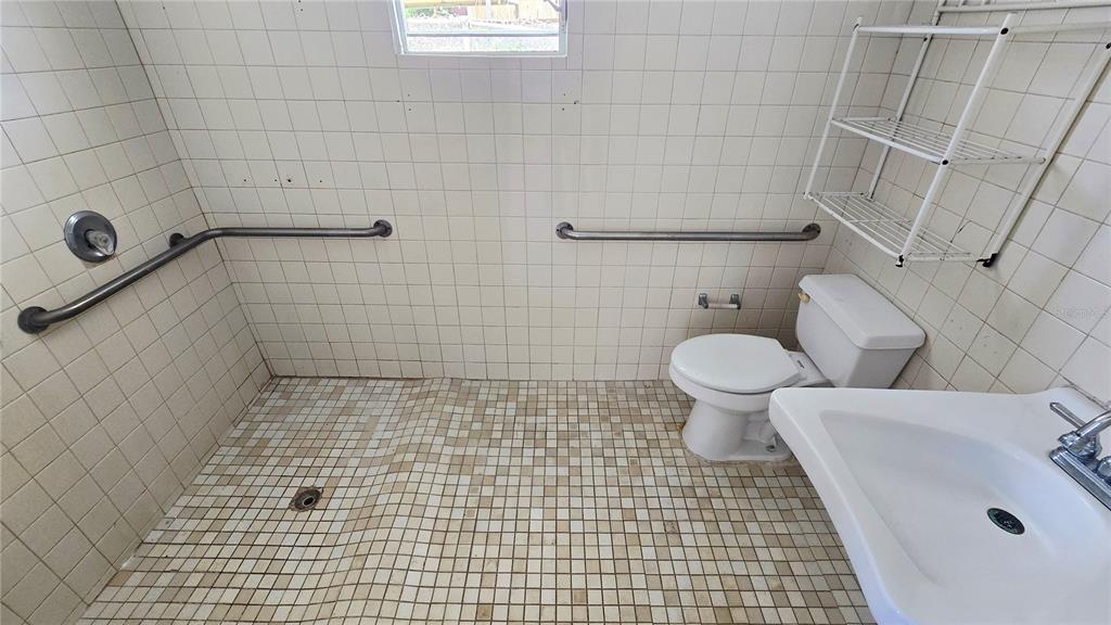 236s, 15, Villa Evangelina, Manati - 10