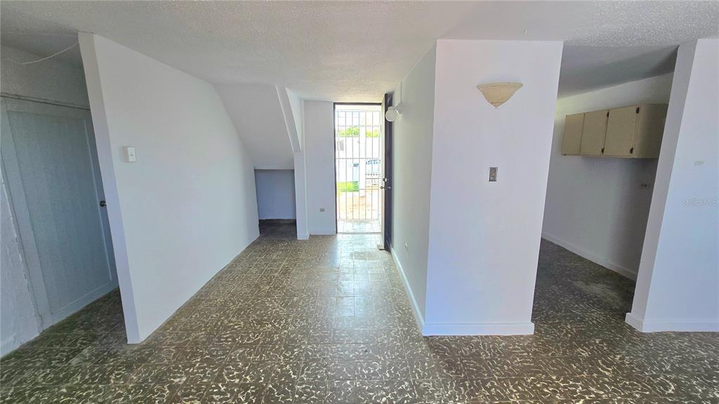 236s, 15, Villa Evangelina, Manati - 11